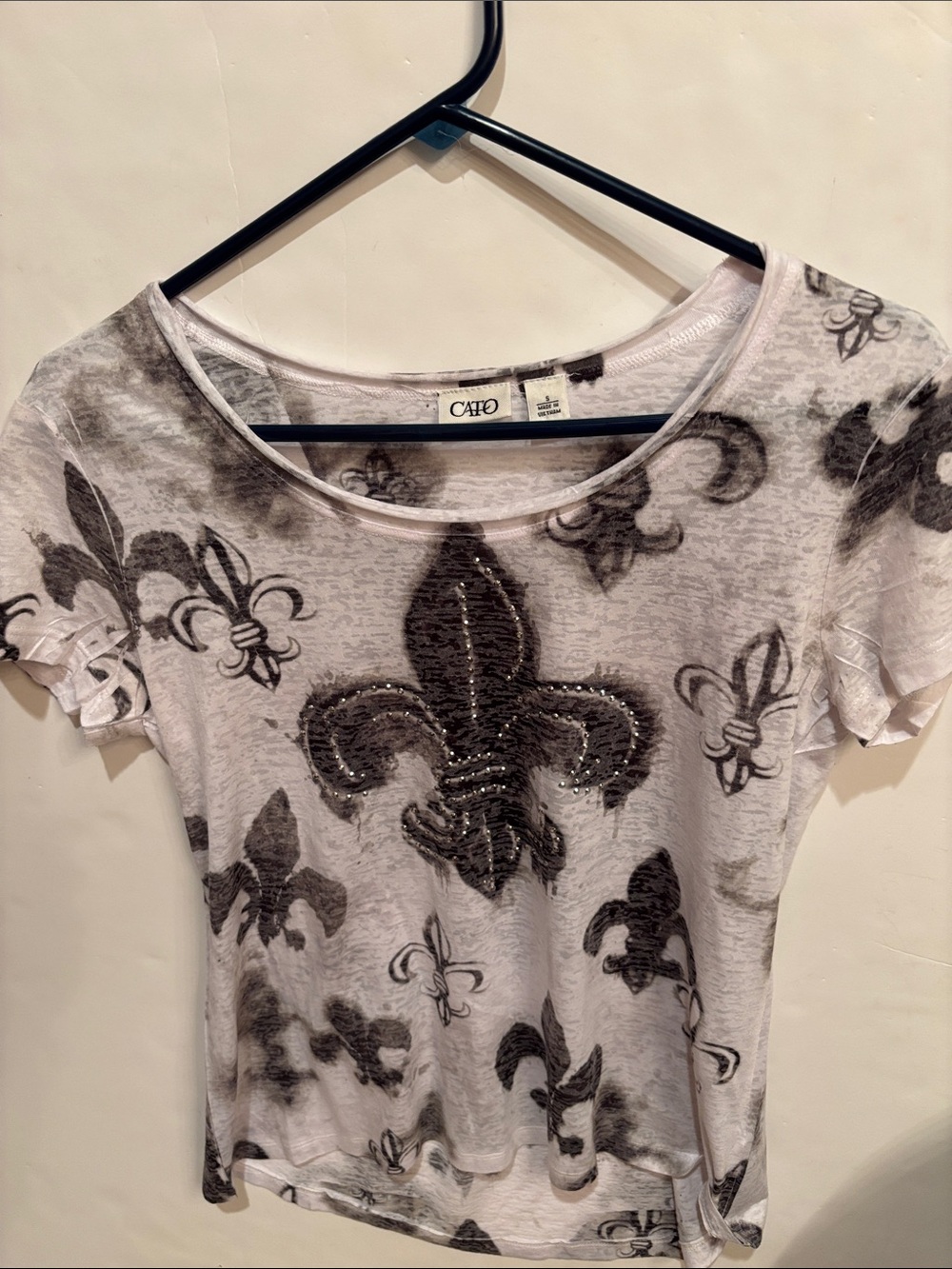 Cato White & Gray Fleur-de-Lis Short Sleeve Tee with Sequin Accent